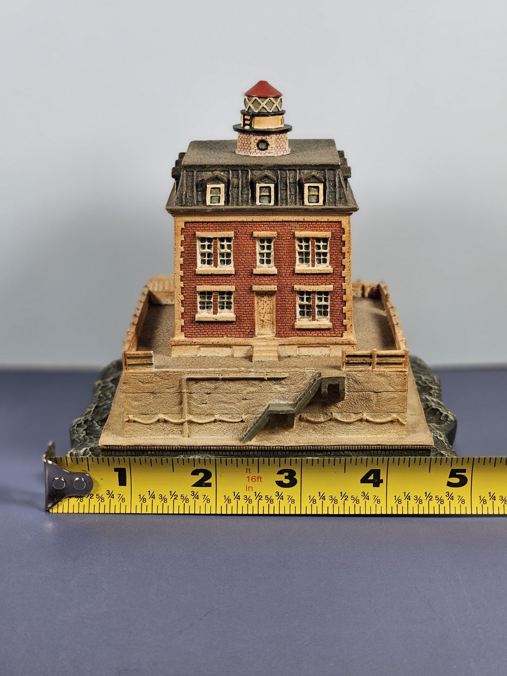 Danbury Mint Historic American Lighthouses II- New London Ledge Lighthouse, CT