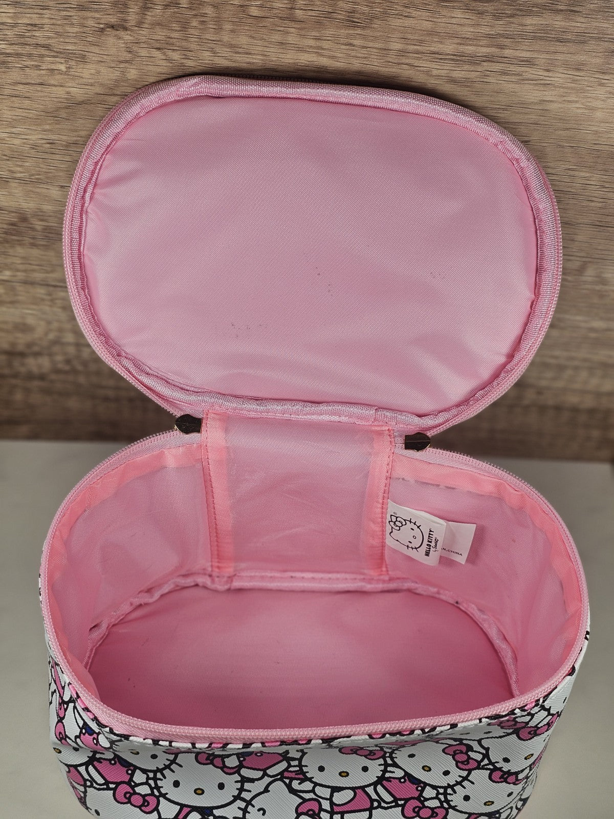 Hello Kitty Pink Cosmetic Case – Sanrio Travel Makeup Bag with Zipper & Charm